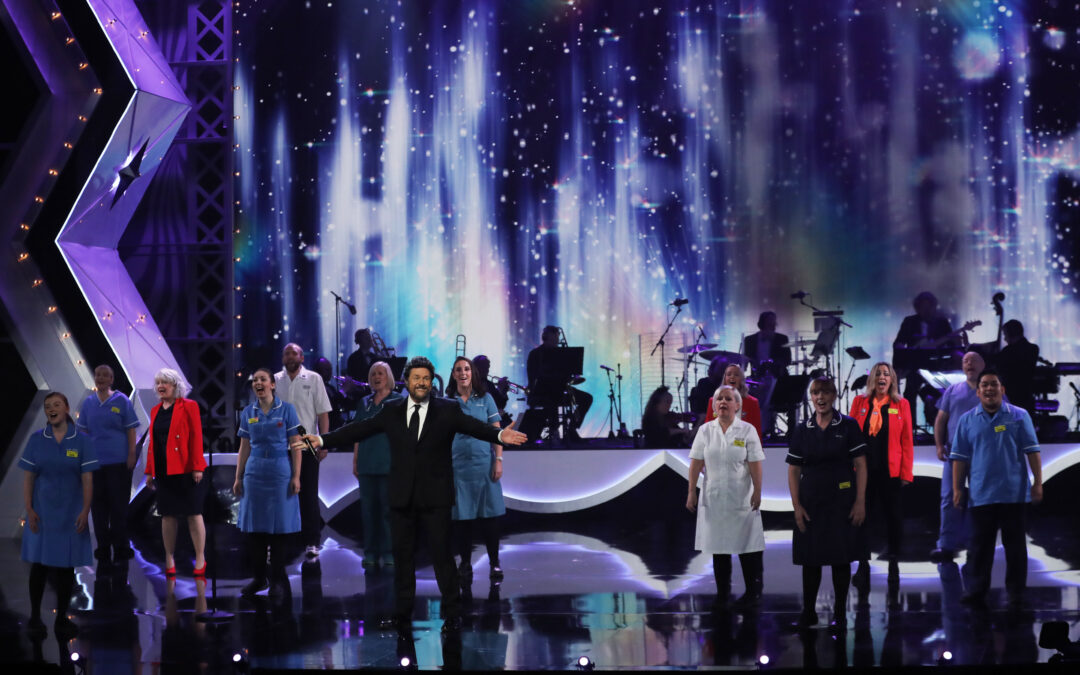 You’ll Never Walk Alone • Captain Tom Moore, Michael Ball & The NHS Voices of Care Choir